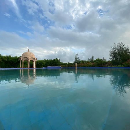 City The Village Beach Resort Laeja Exterior photo
