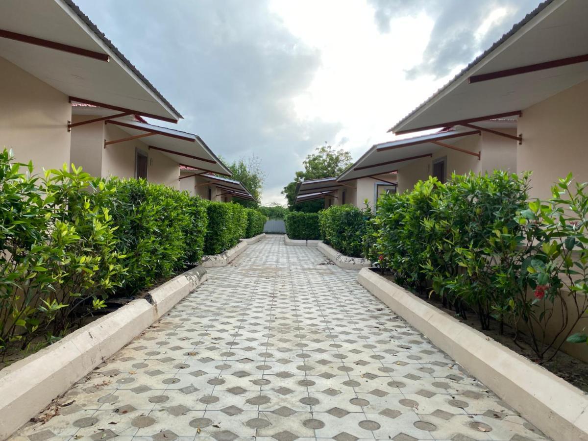 City The Village Beach Resort Laeja Exterior photo