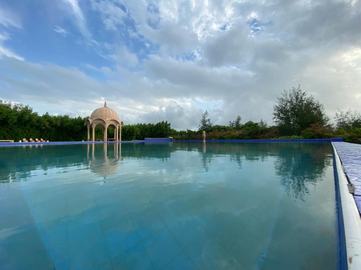 City The Village Beach Resort Laeja Exterior photo